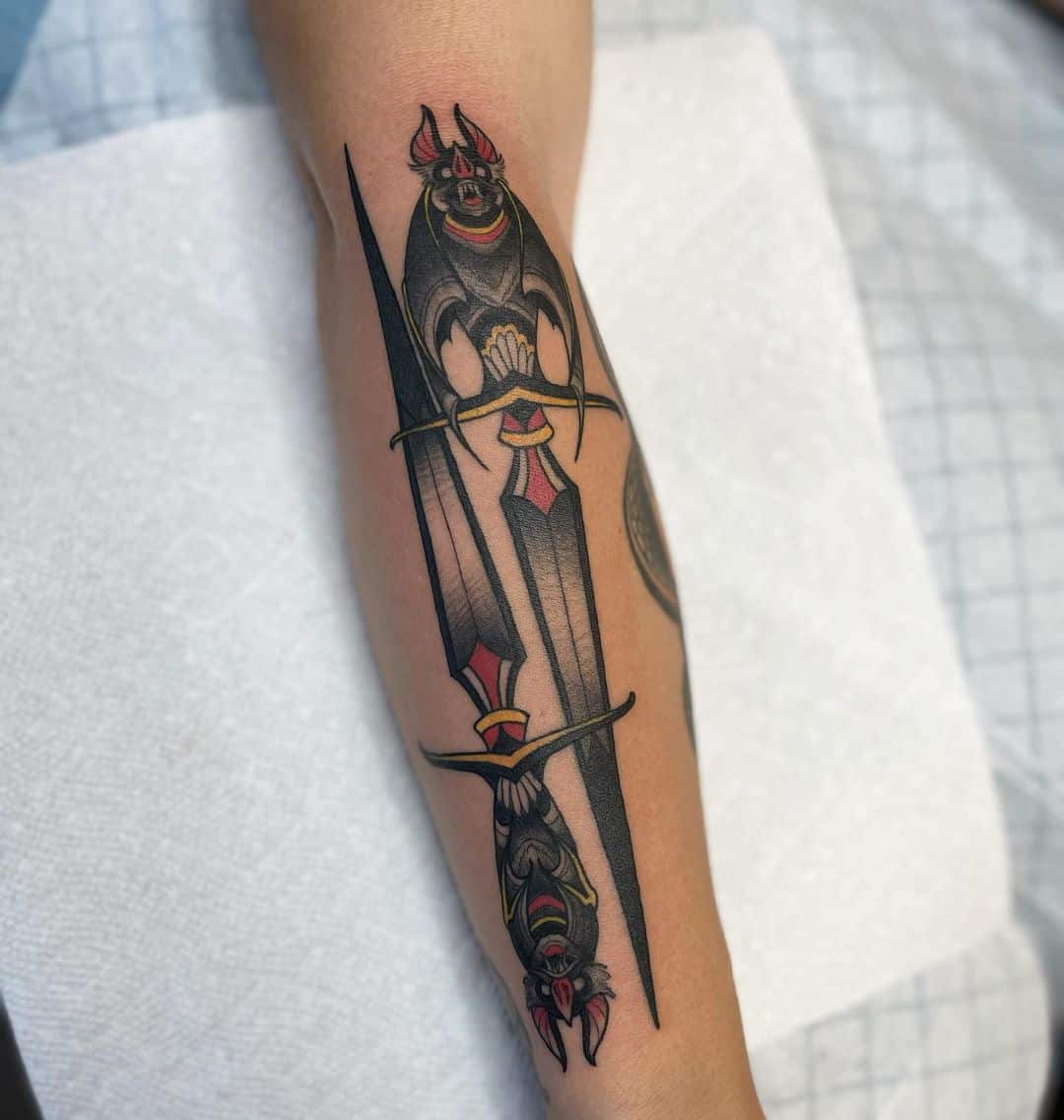 20 Striking Dagger Tattoos - Body Artifact 20 Striking Dagger Tattoos