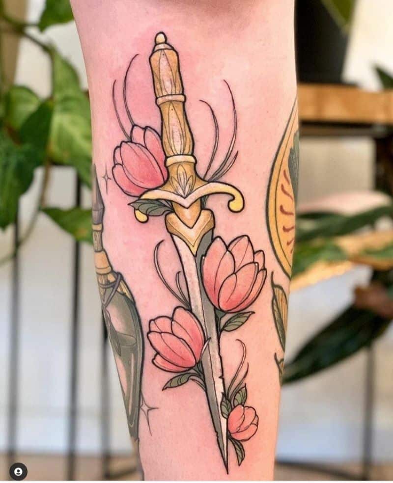 20 Striking Dagger Tattoos - Body Artifact 20 Striking Dagger Tattoos