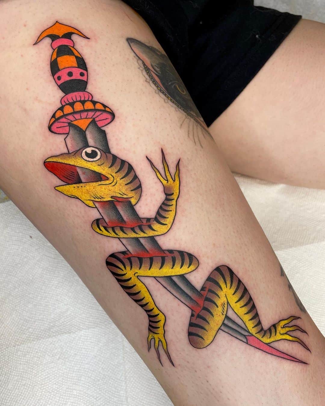 20 Striking Dagger Tattoos - Body Artifact 20 Striking Dagger Tattoos