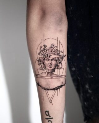 28 Bold Medusa Tattoos To Make You Feel Powerful • Body Artifact