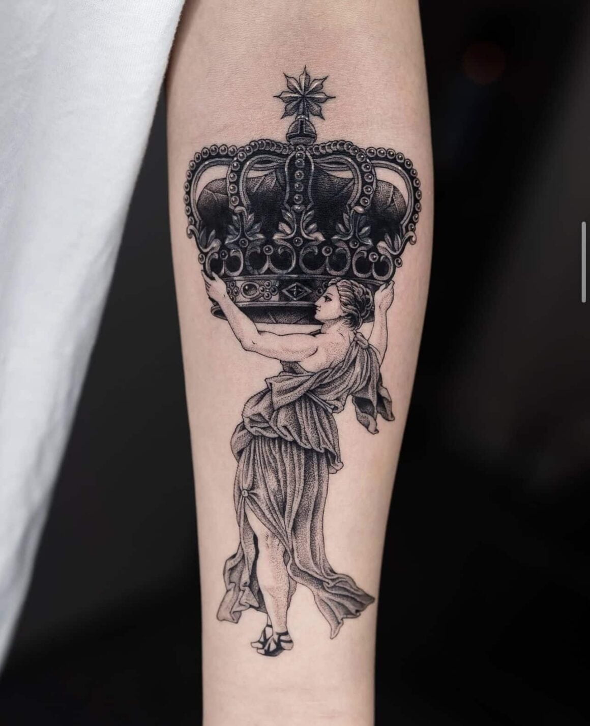 Crown . . . . . . . . . . . . #king #crown #tattoo #necktattoo #menstattoo  #mensfashion #tattoomodel #smalltattoo #small #blackandgreyta... | Instagram