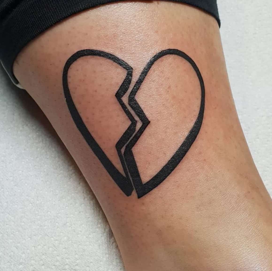 21 Broken Heart Tattoos to Fall in Love With