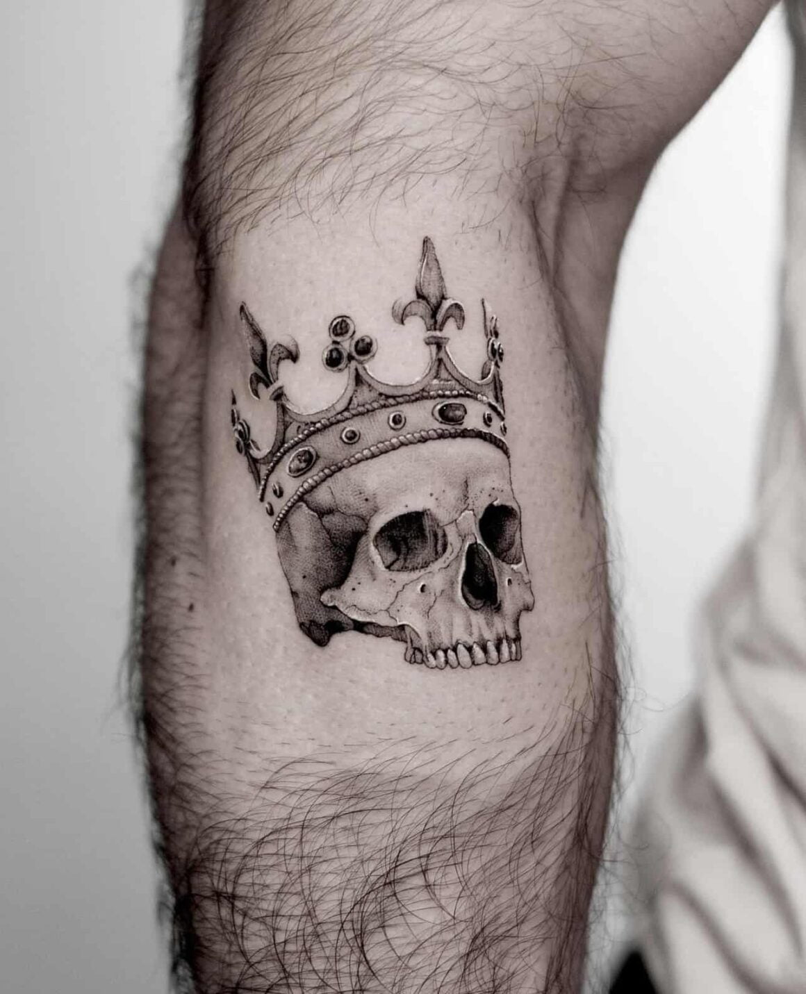 20 Powerful Crown Tattoos for Men in 2024 - The Trend Spotter