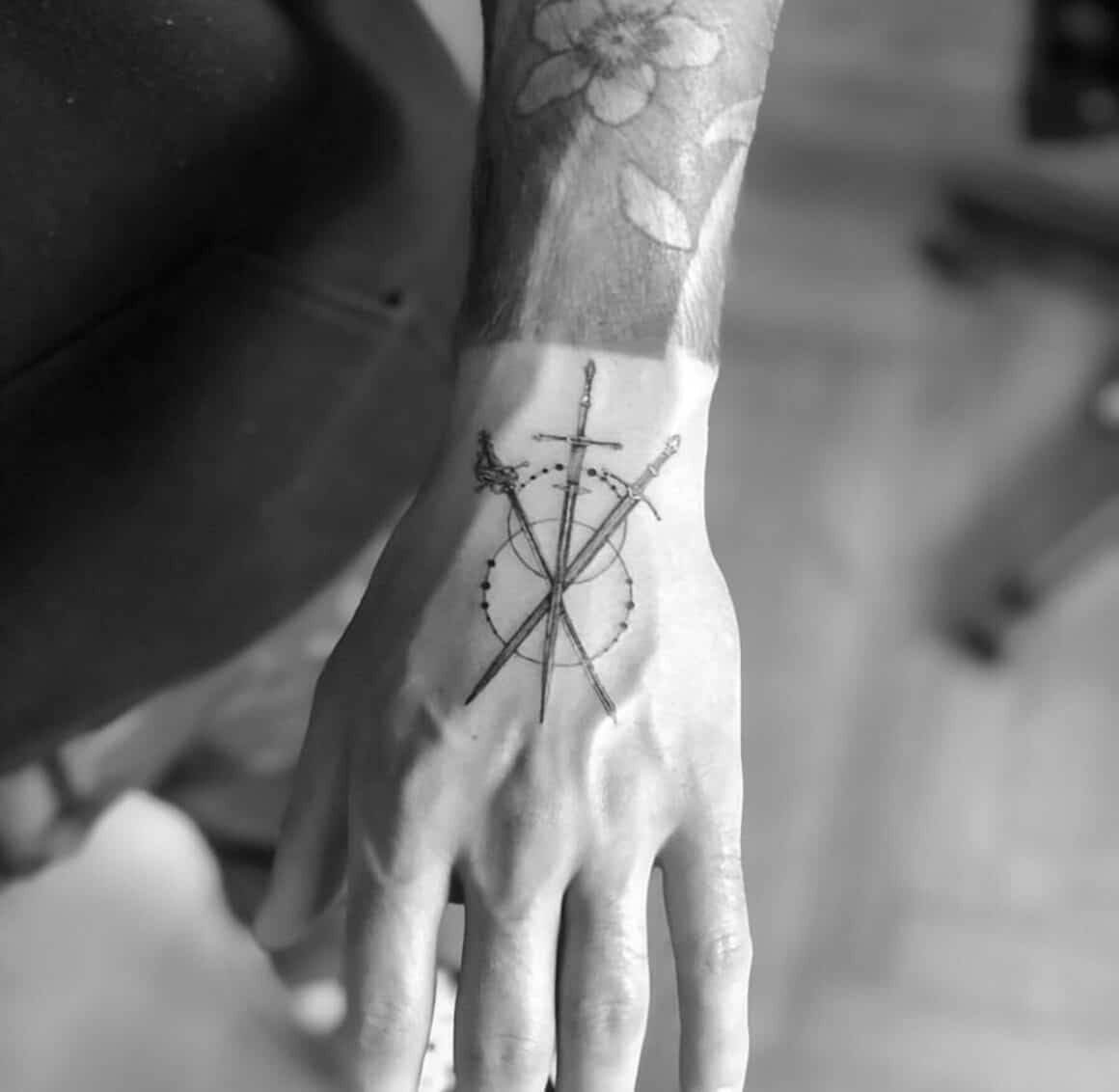 35 Hand Tattoos for Men Ideas and Designs  Dezayno