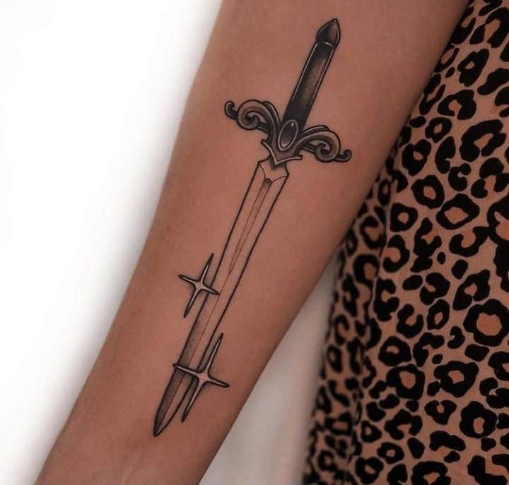 20 Striking Dagger Tattoos - Body Artifact 20 Striking Dagger Tattoos
