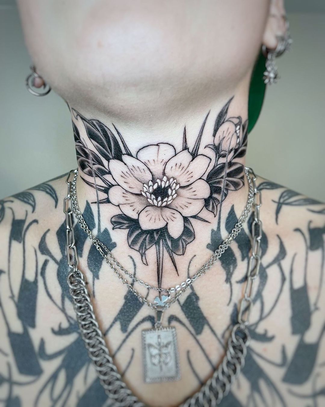15 Incredible Neck Tattoos You Won't Regret - Society19