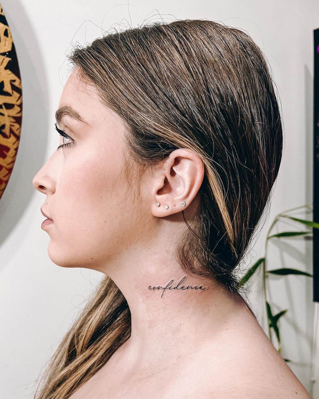 24 Neck Tattoos for Women