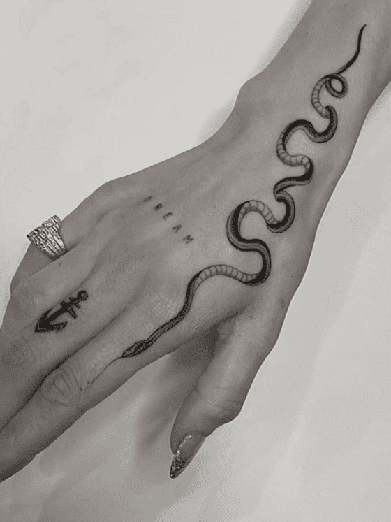 20 Powerful Hand Tattoos for Women 9 20 Hand Tattoos for Women