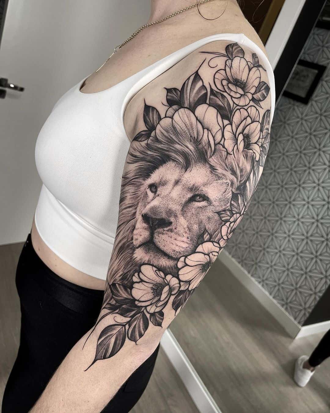 Geometric Lion Queen | Floral Lion | Flower Temporary Tattoo | Fake Tattoo  – The Inkgenic