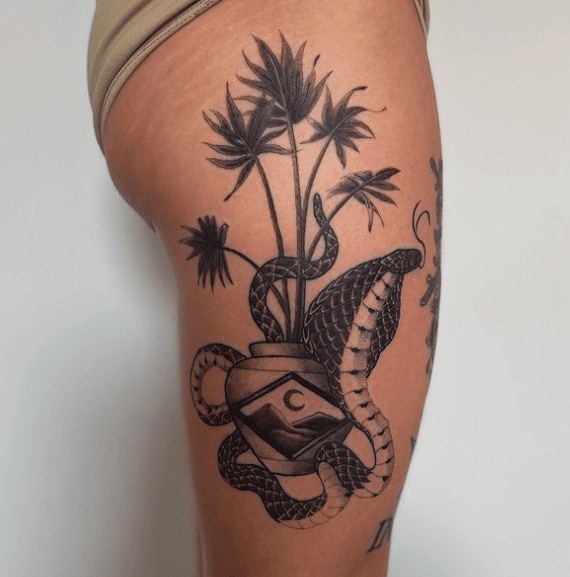 40 Thigh Tattoos for Women