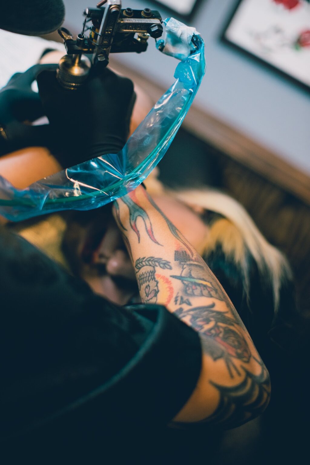 10 Best Tattoo Guns For Beginners And Professionals (2023 Buyer Guide