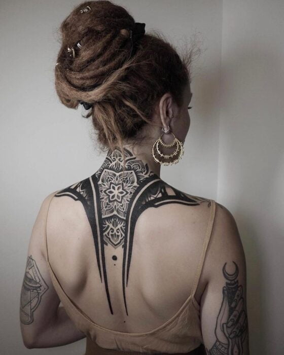 40 Gorgeous Shoulder Tattoos For Women • Body Artifact 6449