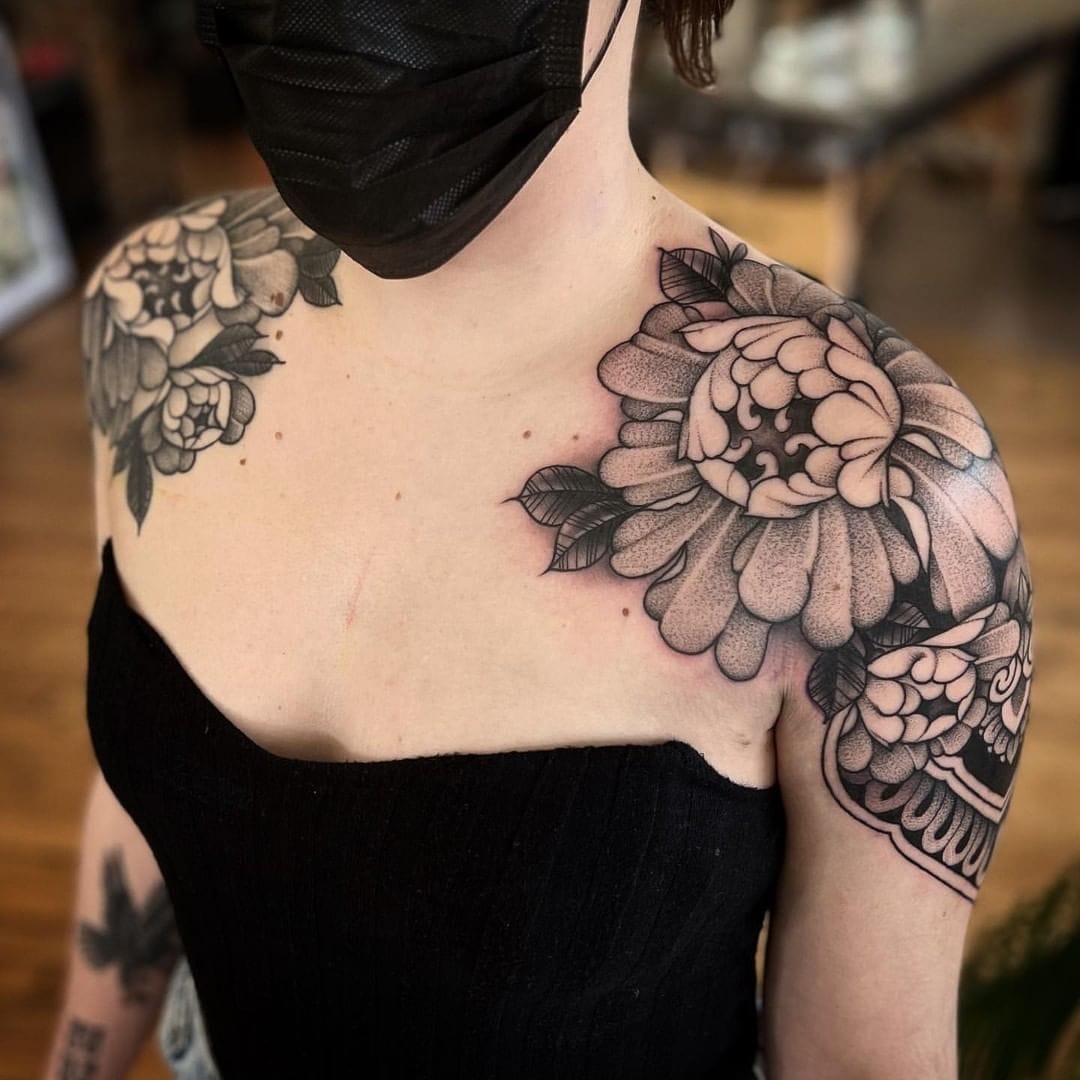 50 Gorgeous And Exclusive Shoulder Floral Tattoo Designs You Dream To Have  - Women Fashion Lifestyle Blog Shinecoco.com | Floral tattoo shoulder, Flower  tattoo shoulder, Shoulder tattoos for women