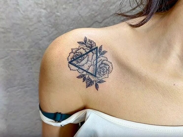 girly tattoos on back shoulder