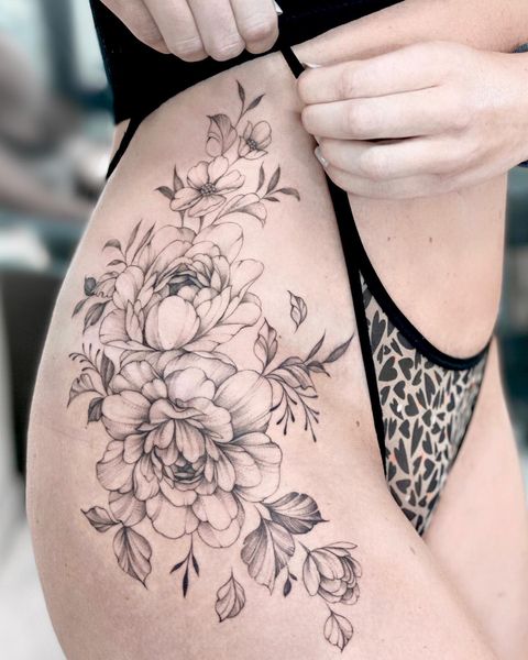41 Head Turning Thigh Tattoos for Women