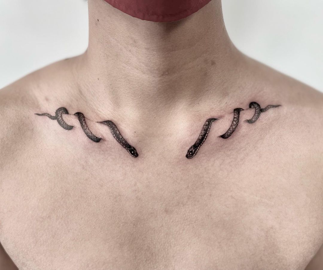 Snake Collarbone Tattoo3 1