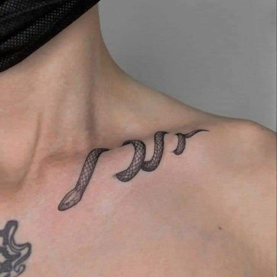Snake Collarbone Tattoos To Get Wrapped Up In