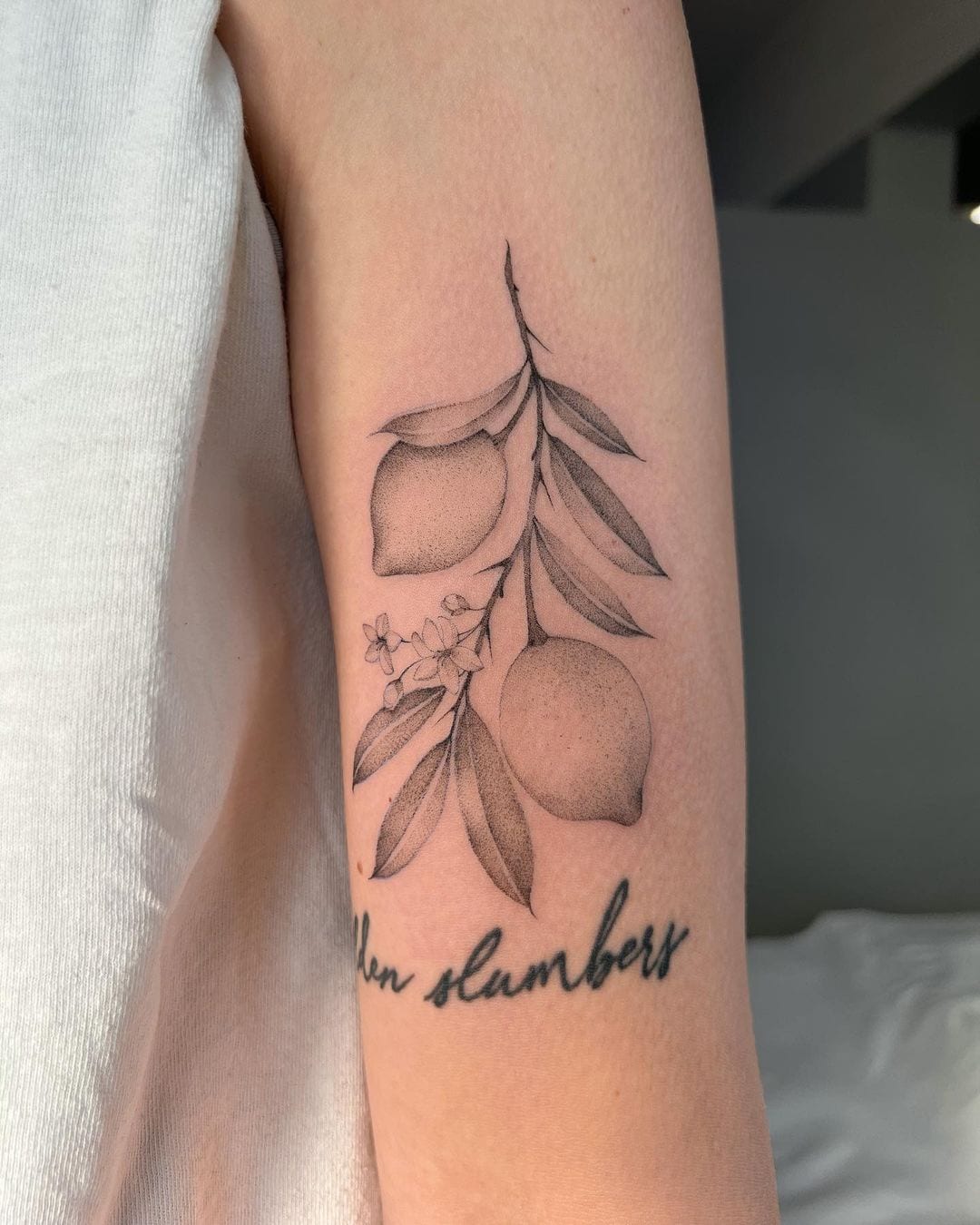 One line lily tattoo design | Lily tattoo design, Lily tattoo, Tiger lily  tattoos
