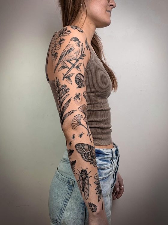 Tattoo uploaded by Tanja Lindsay • Floral Vines #handtattoo #redink #vines  #vinetattoo #delicate • Tattoodo