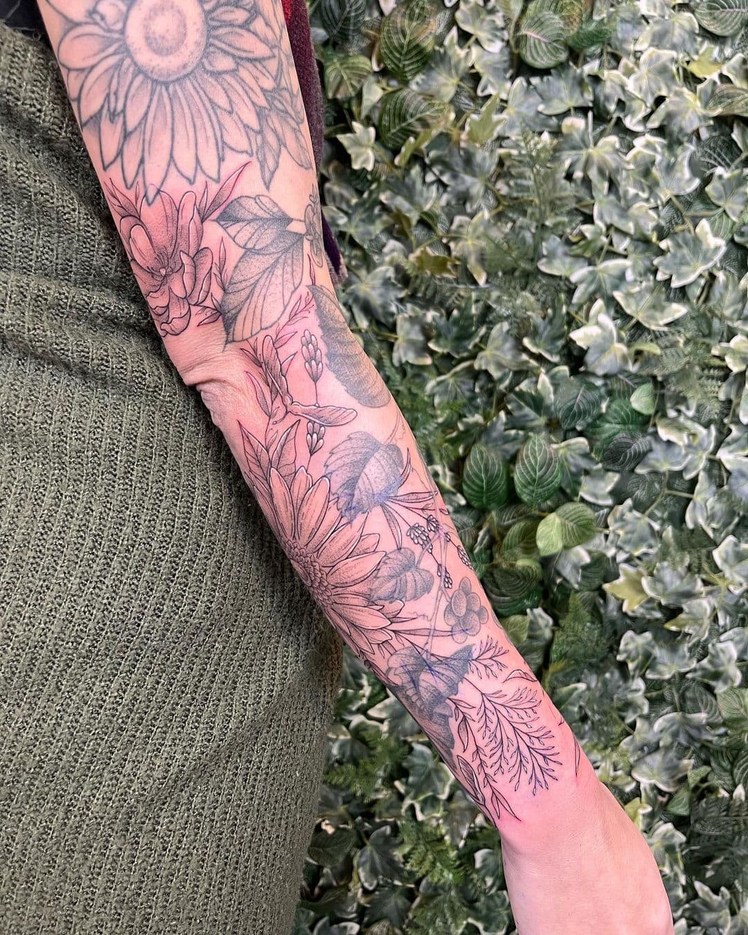 Pin by Rebecca Good on Tattoos | Flower tattoo shoulder, Realistic flower  tattoo, Tattoos