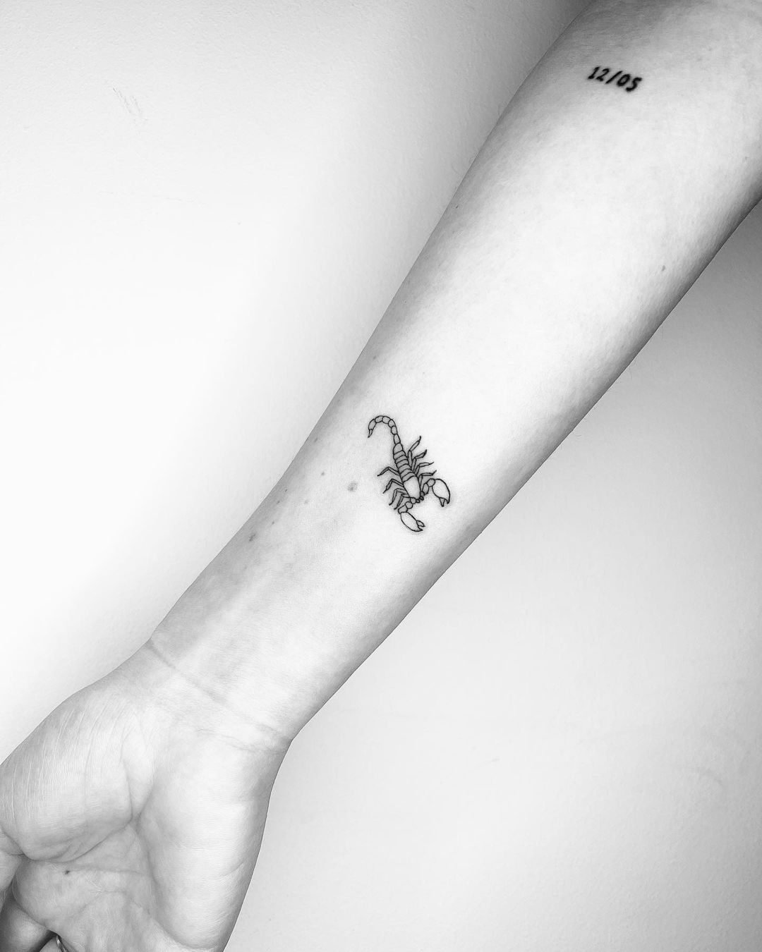 Scorpion tattoo Black and White Stock Photos & Images - Alamy