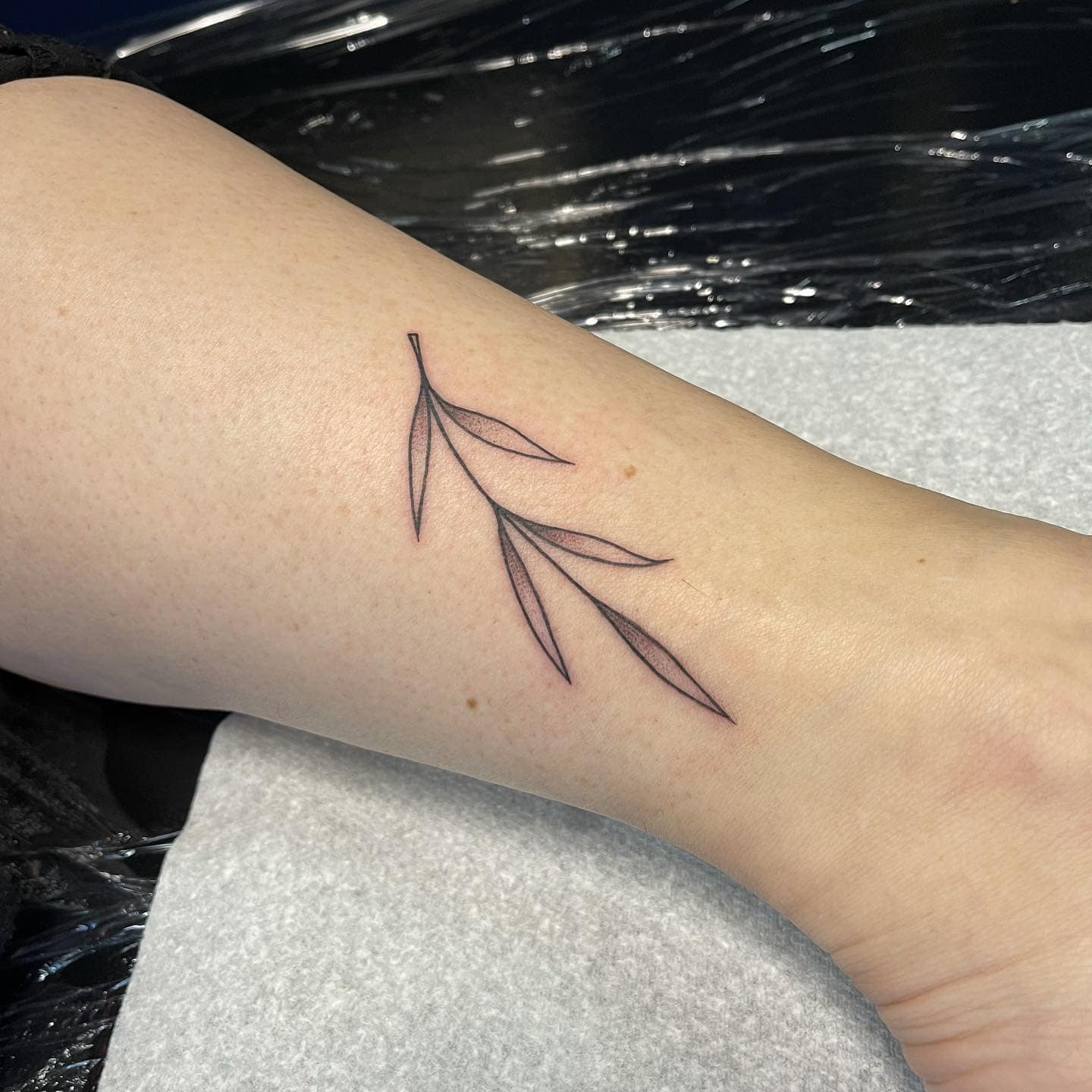 Waterproof Temporary Tattoo Sticker Flower Vine Leaves Plant Fake Tatoo  Personality Flash Waist Arm Foot Tatto For Women Men - Temporary Tattoos -  AliExpress